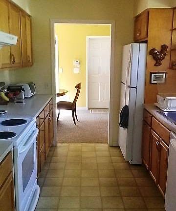 5th image of 81 Dosoris Ln #1