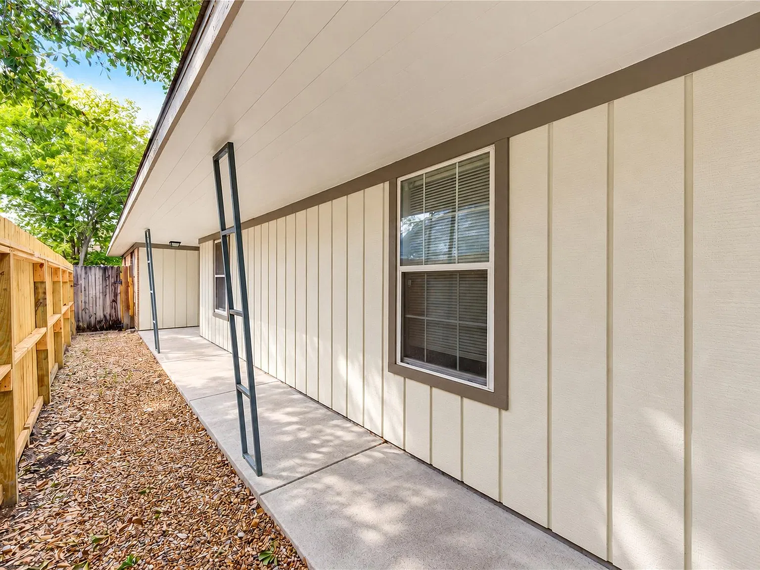 4 bed, 2.0 bath, 1796 sqft, $1,750 — Photo 3