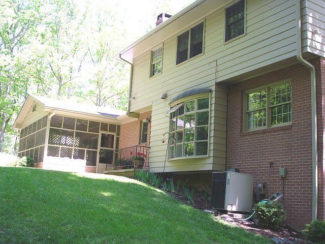 1st image of 2700 Fernwick Dr