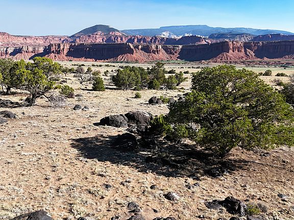 2nd image of 123 Teasdale Powerline Rd