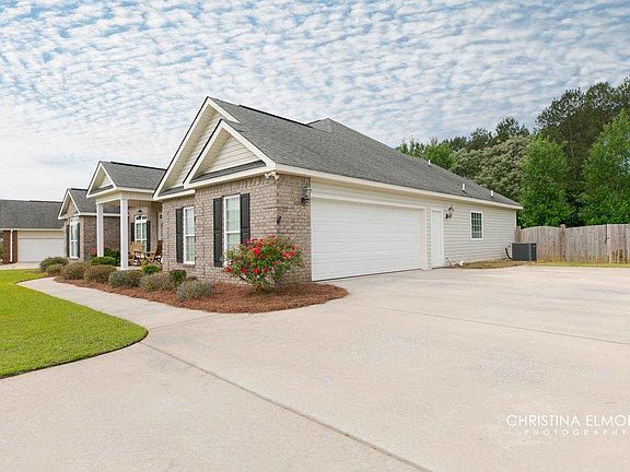3rd image of 241 Hathersage Dr