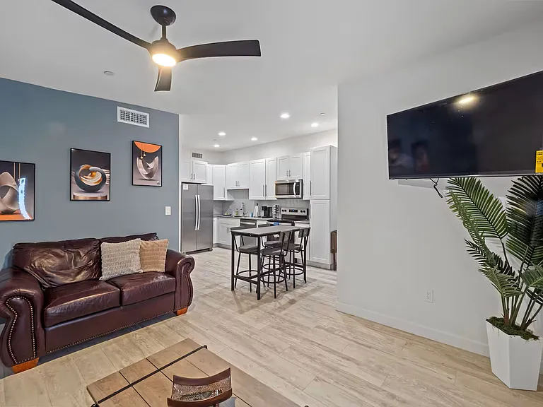 6643 E Monterey Way — Photo 4