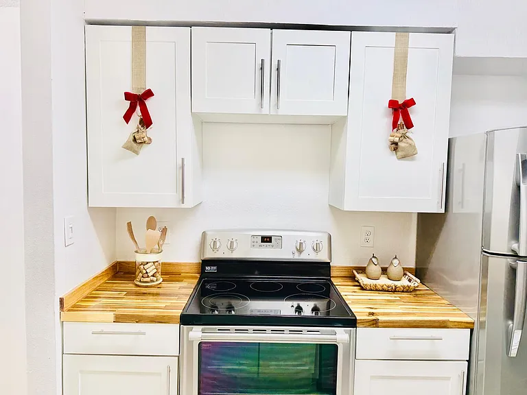216 Afton Sq #202 — Photo 7