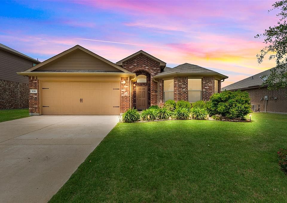 1st image of 216 Oaklawn Dr