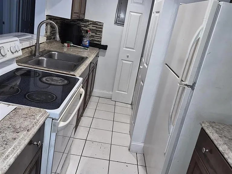 4455 Treehouse Ln #15B — Photo 2