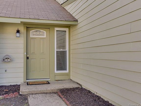 2nd image of 13401 Oakleaf Ct
