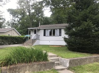 17 Bear Pond Trl, Andover, NJ 07821