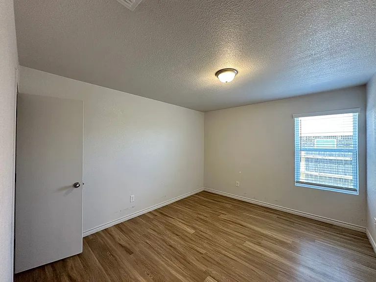 1813 Clovis Dr — Photo 19