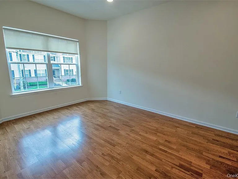 260 W Main St #6 — Photo 5