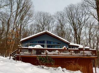 1114 Fawn Run, Bushkill, PA 18324