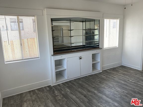 4th image of 956 S Grande Vista Ave