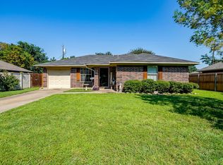 529 Heather Ln, Keene, TX 76059