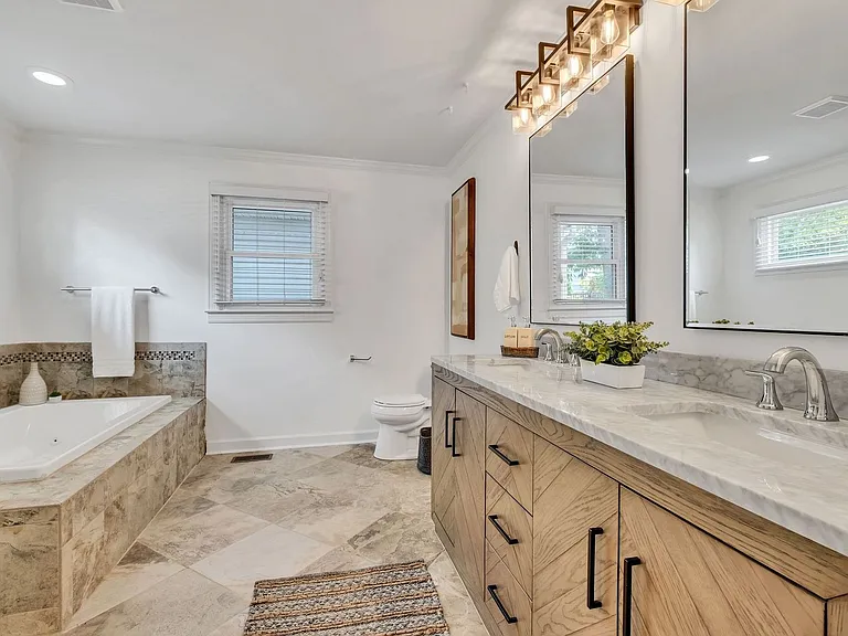 221 Adams Ct — Photo 25