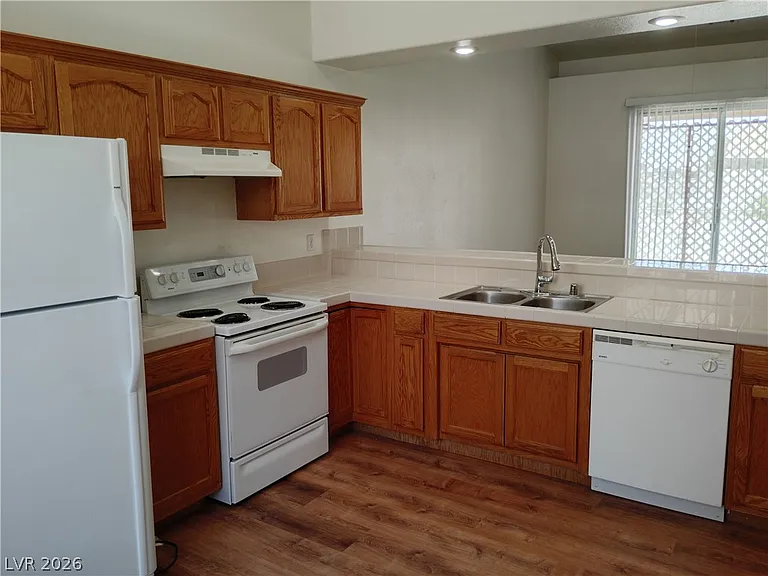 1420 E Pocahontas Ave #4 — Photo 6