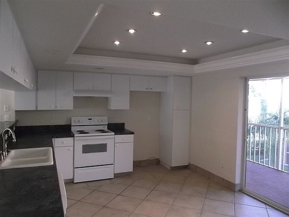 4th image of 1117 Pinellas Bayway S APT 202