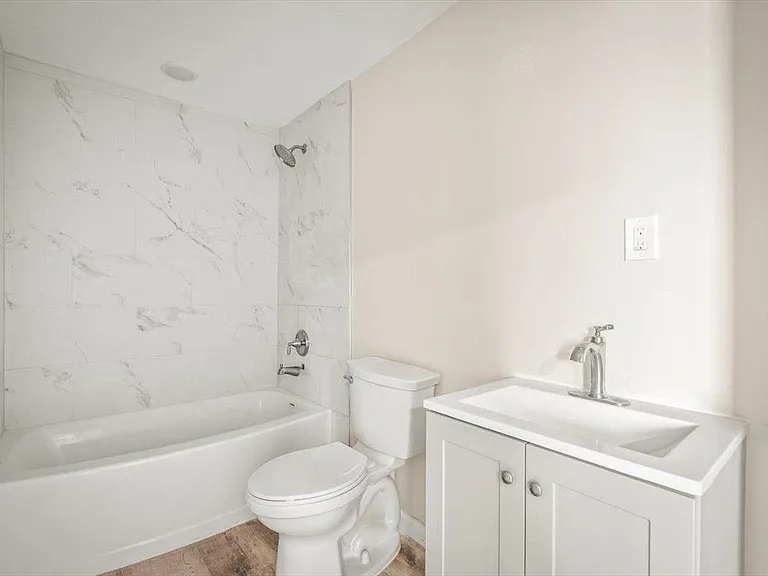 525 New Berlin Rd — Photo 31