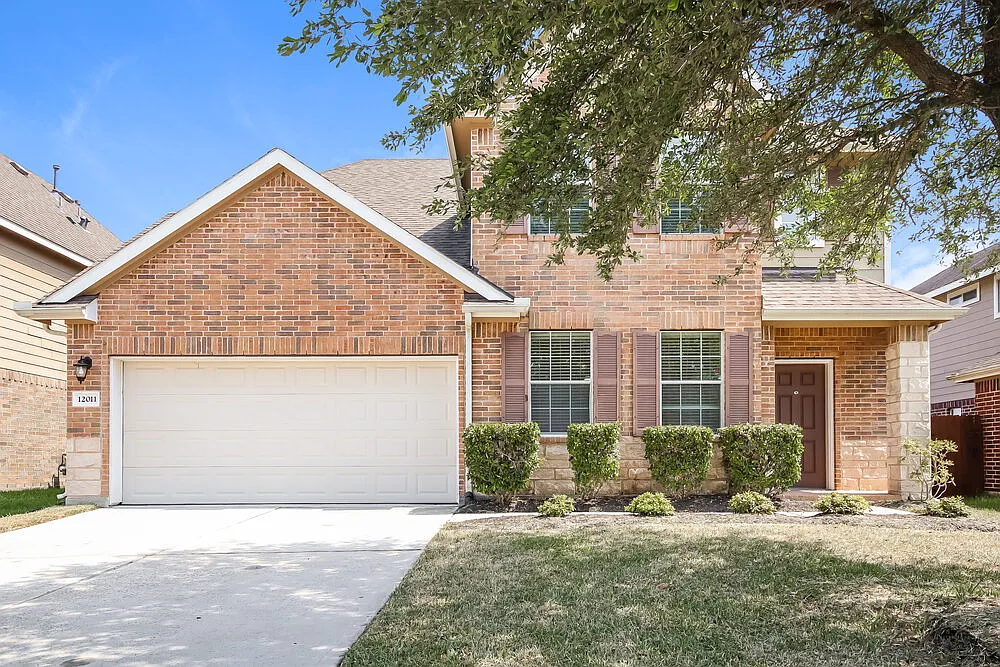 4 bed, 2.5 bath, 2718 sqft, $2,345 — Photo 1