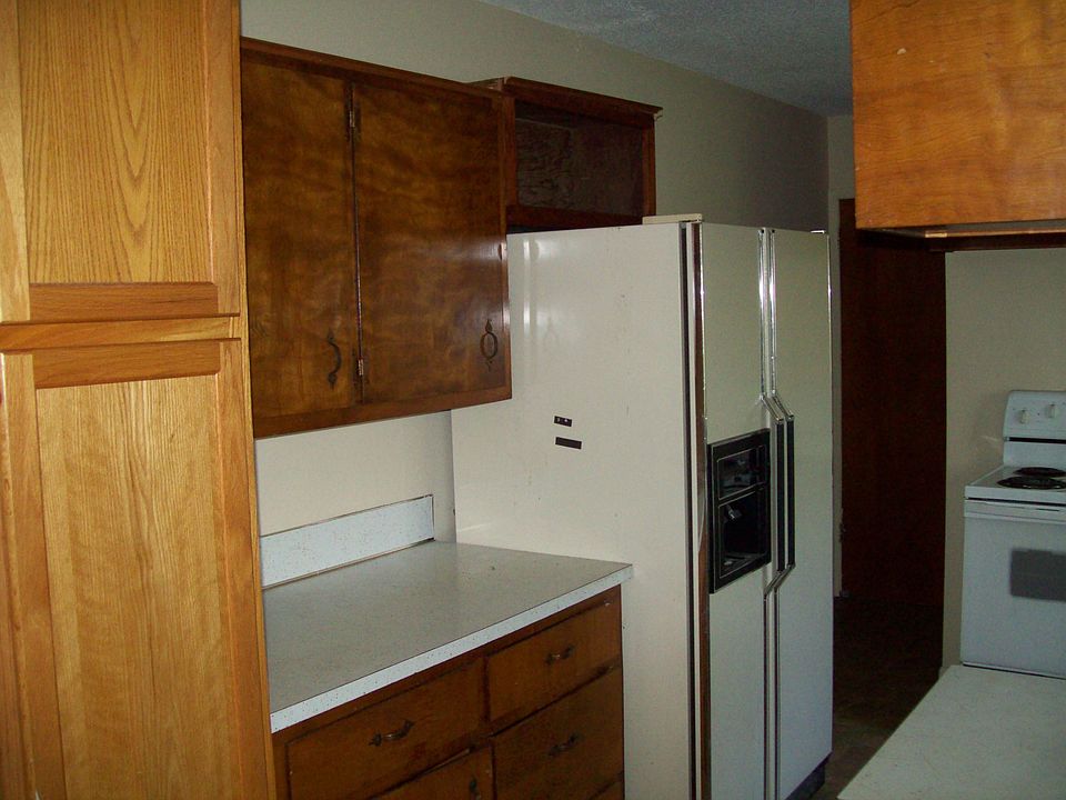 2nd image of 607 S Bluff St