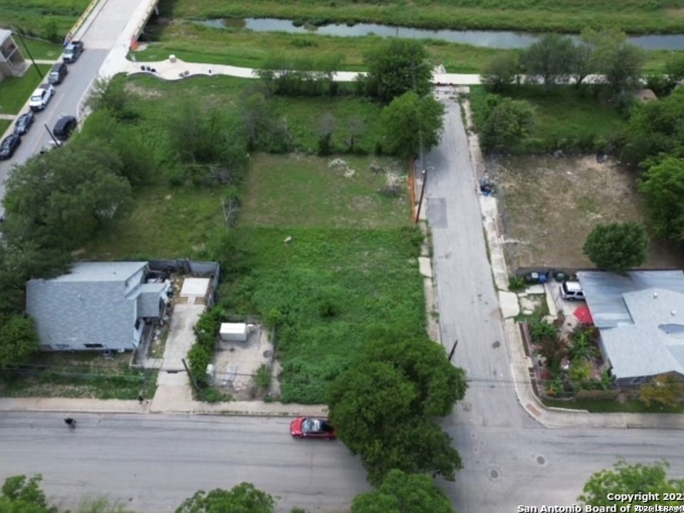 1st image of 202 Henry LOT 27