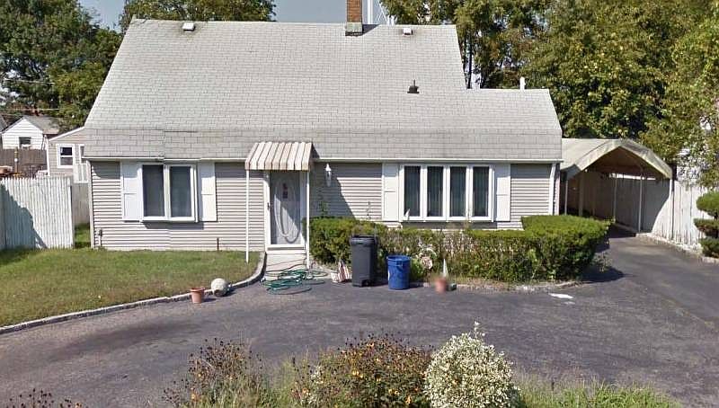1st image of 695 Lowell St