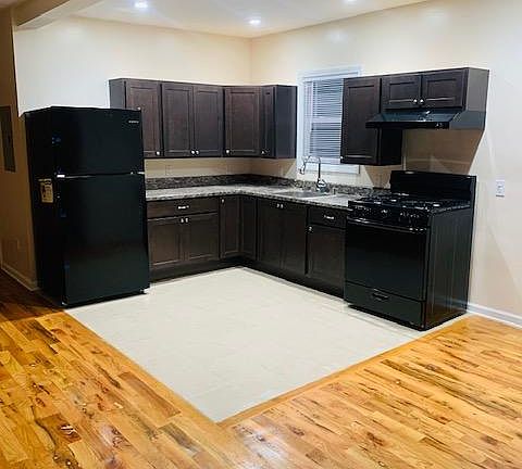2nd image of 22 Ann St Floor 1