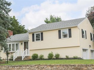 171 Toll Gate Rd, Warwick, RI 02886