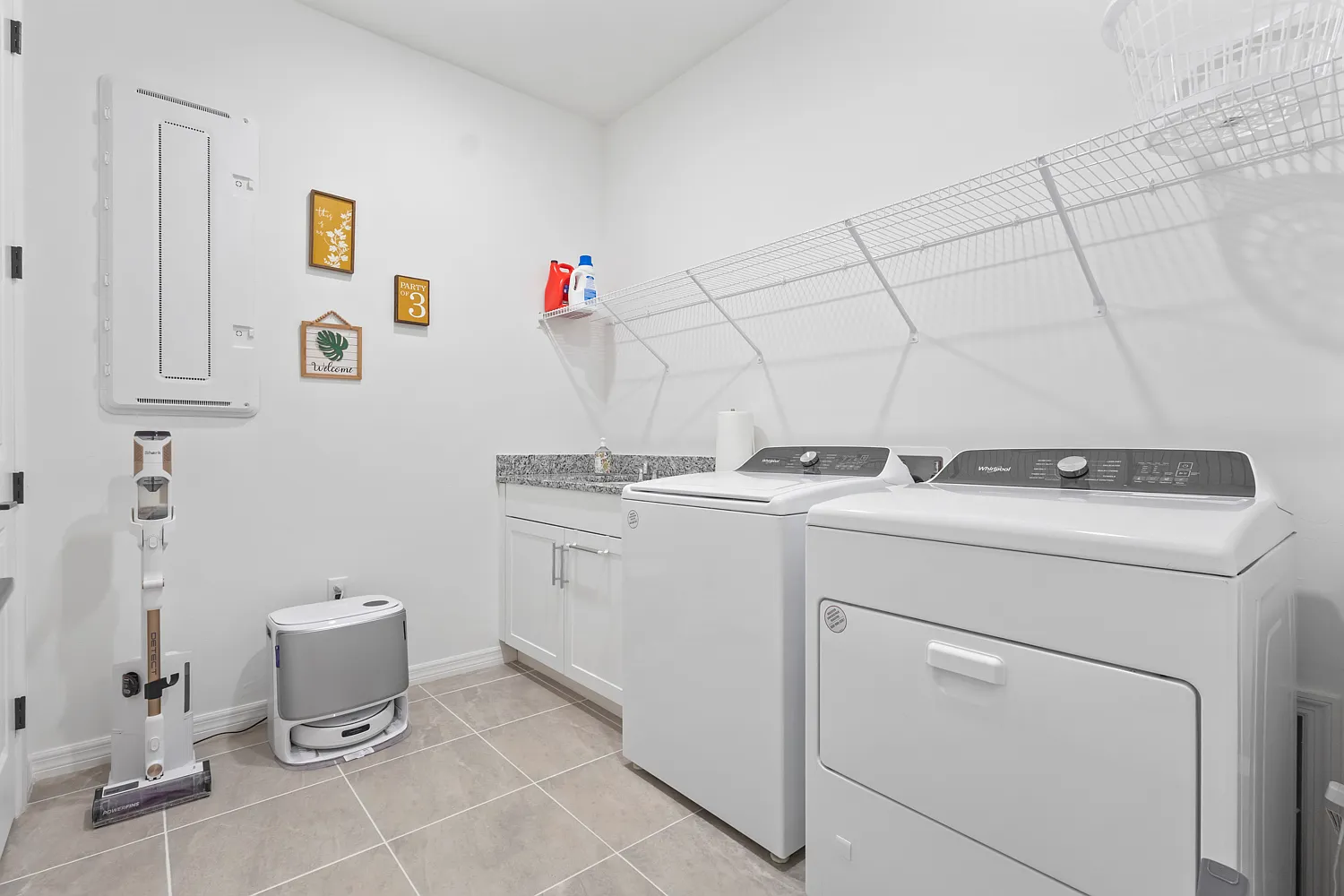 4 bed, 3.5 bath, 2836 sqft, $4,200 — Photo 3