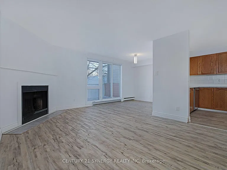 1589 Saint Bernard St #403 — Photo 7