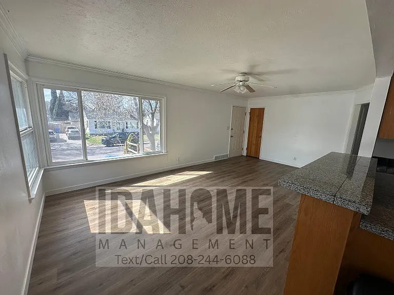 552 Euclid Ave — Photo 11