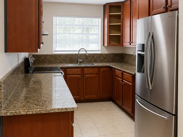 3881 NW 207th St, Miami Gardens, FL 33055