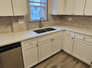 4940 Egandale Ave APT 1W, La Grange, IL 60525