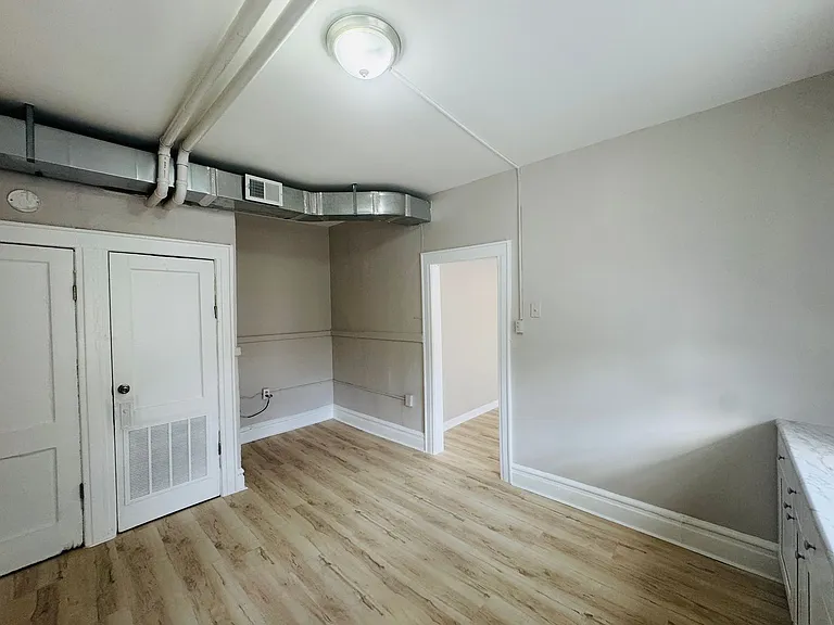 14 Grant Avenue — Photo 4