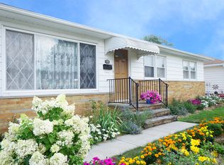 7295 Oakwood Rd, Parma, OH 44130