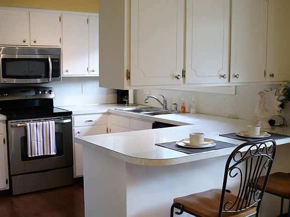 3rd image of 5110 S 125th Ct