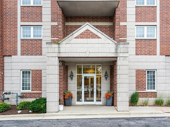 3rd image of 405 Creekside Dr #604