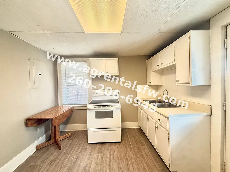 209 S West St — Photo 5