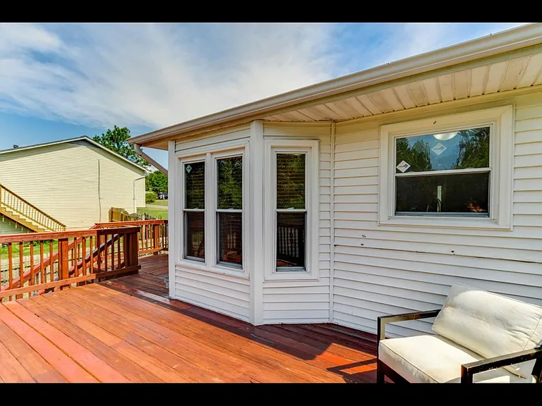 1214 Dewberry Dr — Photo 7