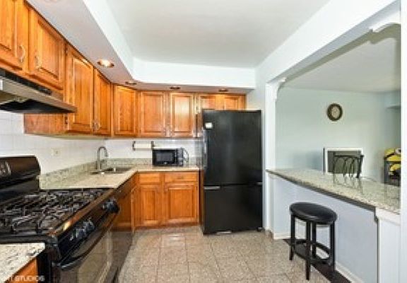 2nd image of 907 S Williams St APT 214