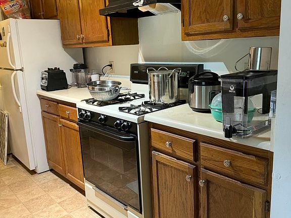 5th image of 2295 Hedgerow Rd #2295F