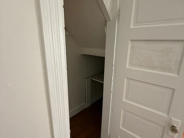 144-146 Taft Ave #1 — Photo 6