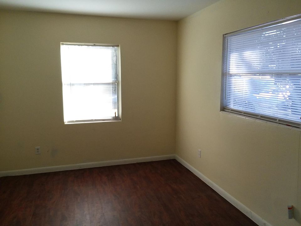 2nd image of 740 NE 5th Ave APT 2
