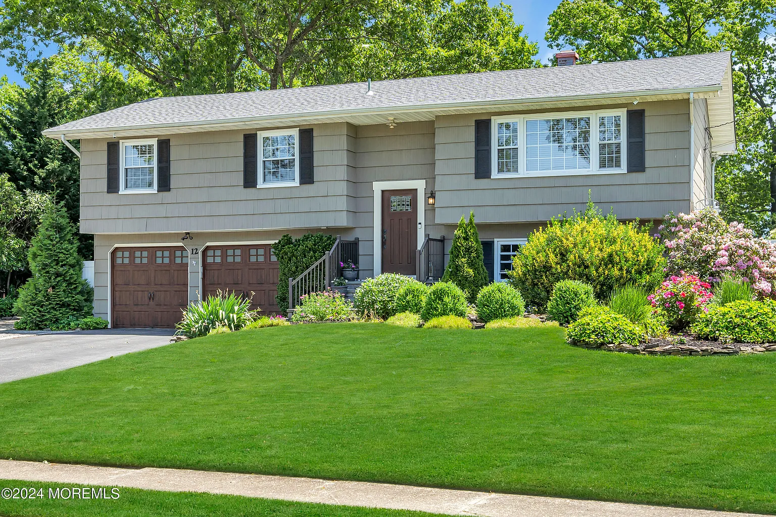 12 Green Drive photo 1