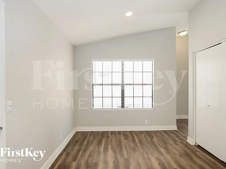 3717 W Tierra Buena Ln — Photo 5