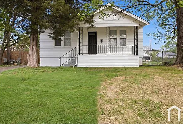 1600 Purdue Ave — Photo 1