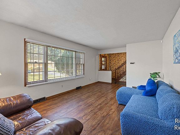 4th image of 5434 Edgelawn Dr SE