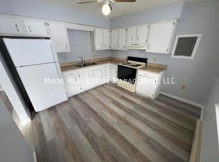 202 Main Rd APT 17, Holden, ME 04429