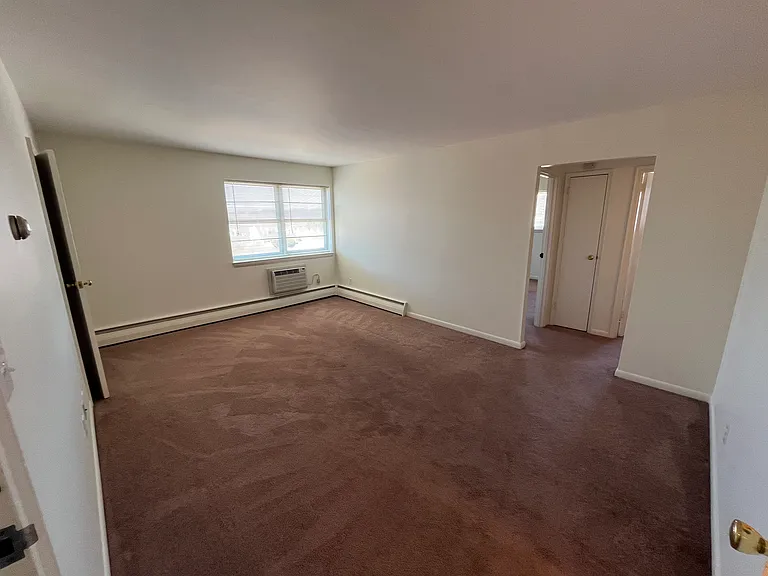 323 W Pennsylvania Ave #D — Photo 2