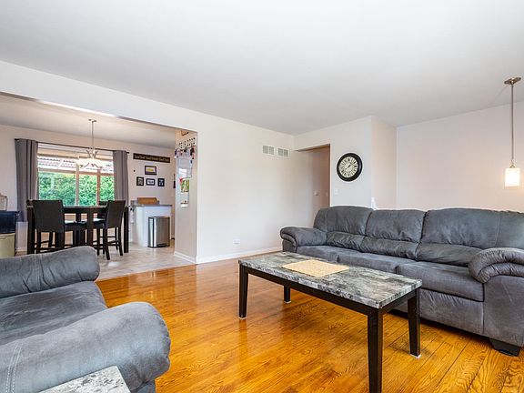 4th image of 2416 SE Thornwood Dr