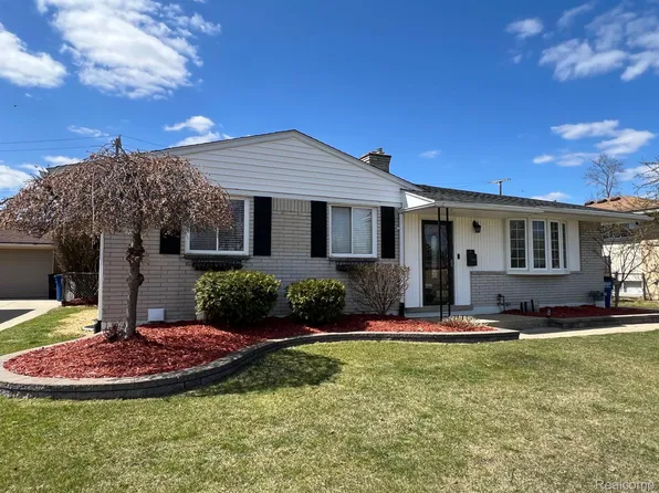 7101 N Wildwood St, Westland, MI 48185