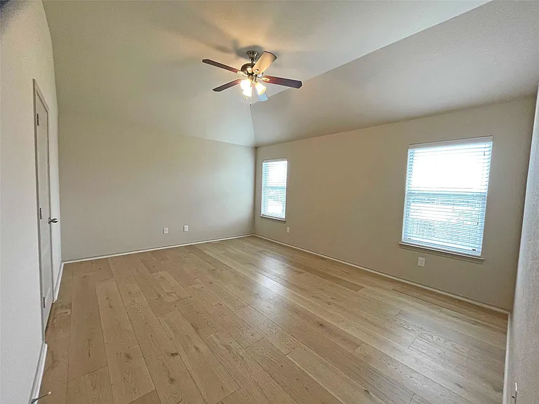 524 Cameron Cv — Photo 7